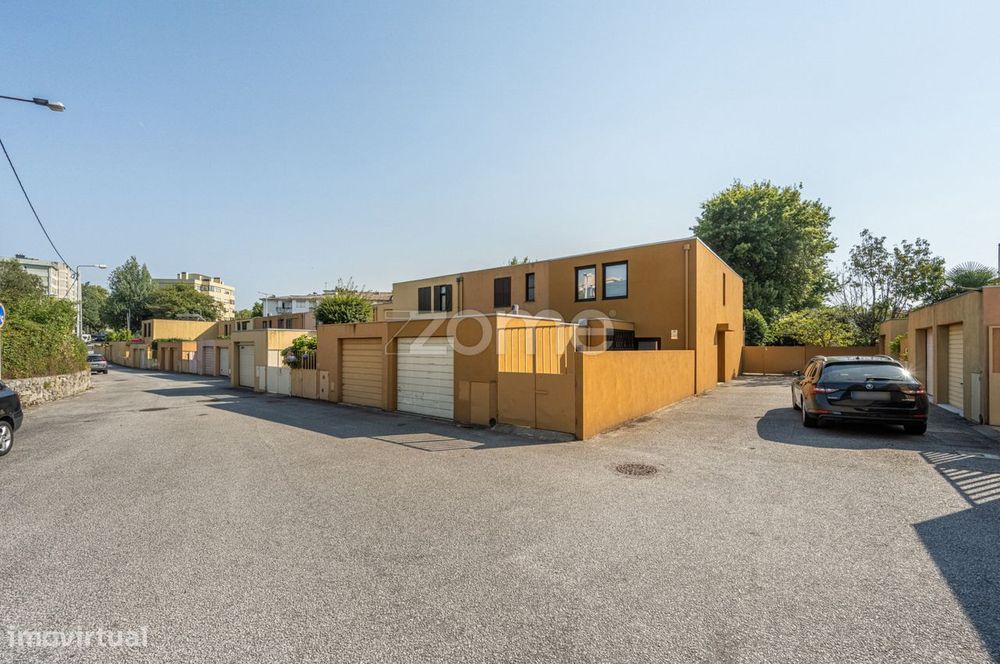 Moradia T4 para arrendamento - Senhora da Hora