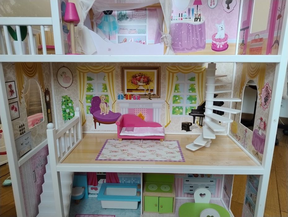 Sprzedam duży domek dla lalek używany odbiór w Mrowinie lub Gnieźnie