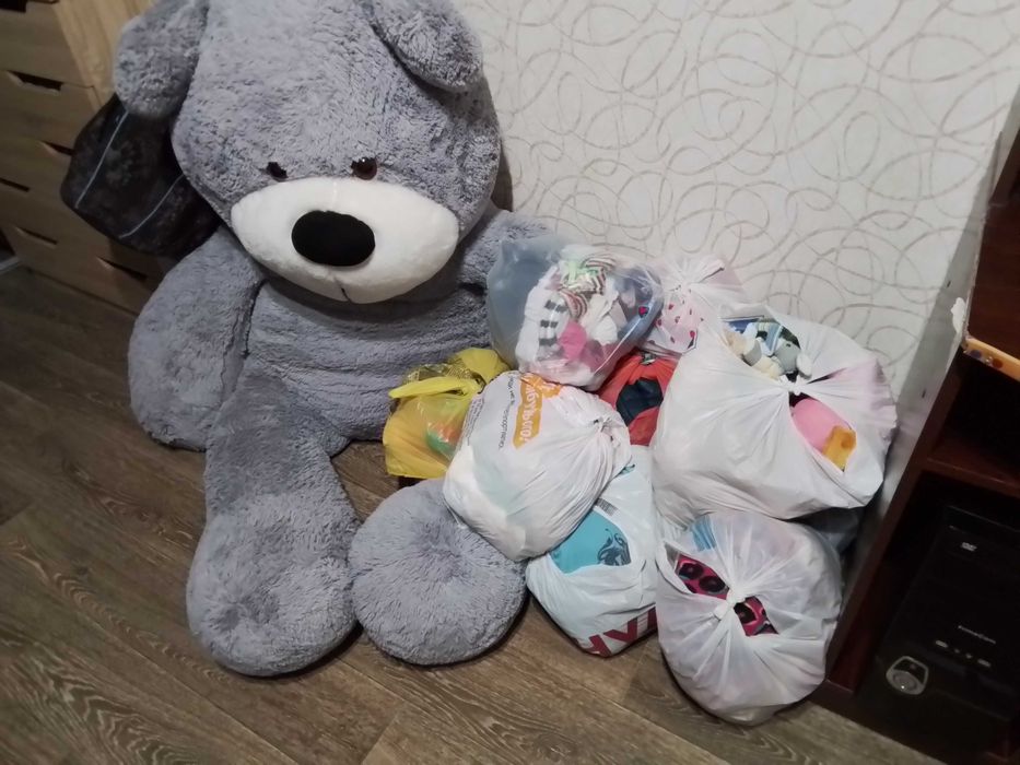 Віддам безкоштовно речі дівчинка 6-10 років самовивіз