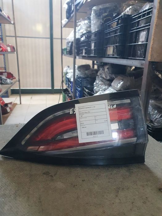 FAROLIM ESQUERDO MALA RENAULT ESPACE V / 265550227R
