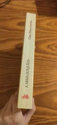 Livro A Arma dos Juízes de Clara Pinto Correia