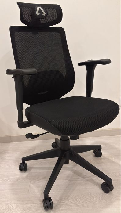 Vendo computador novo(ofereço cadeira)