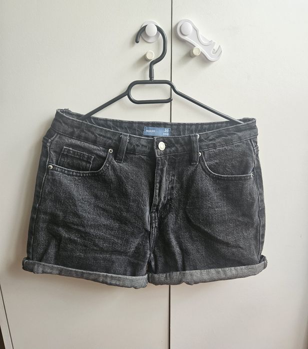 Szorty dżinsowe mom fit r.S 36 sinsay