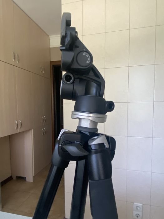 Алюмінієвого монопода серії Manfrotto 290.