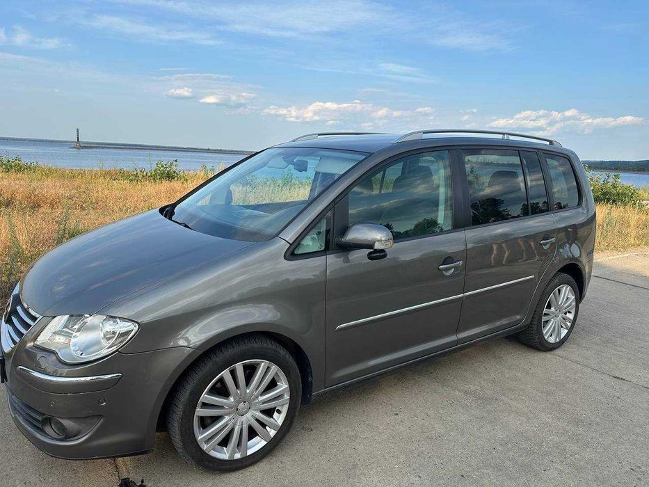 Продам Volkswagen Touran 2008 1,4. 170к.с