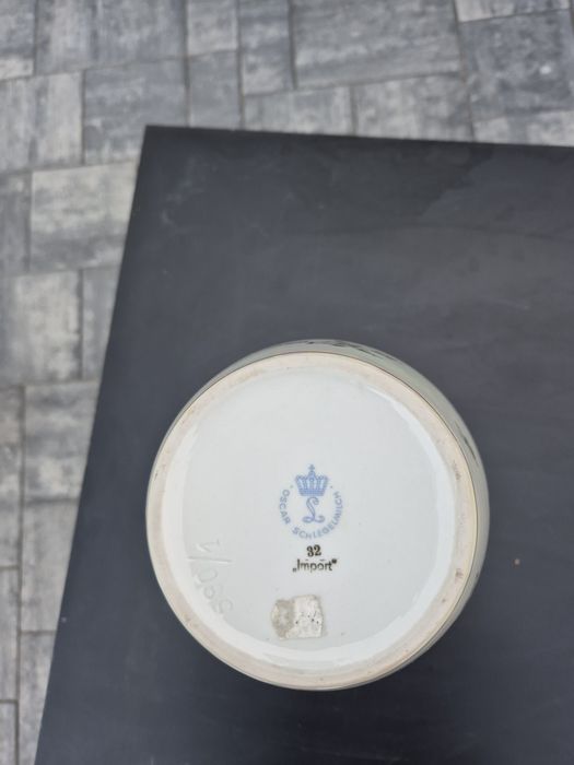 Sprzedam wazon porcelanowy.
