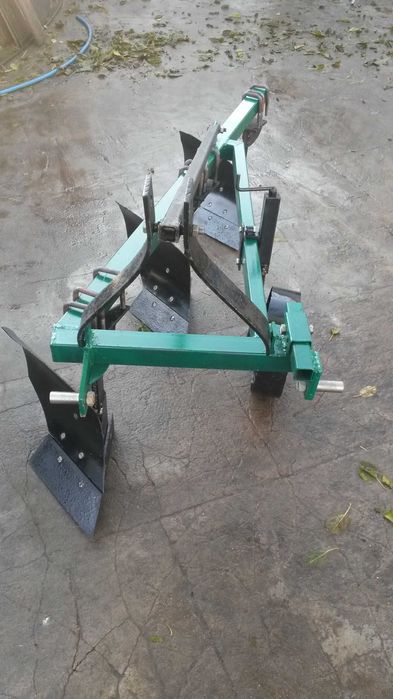 Плуг  для мінітрактора  від виробника