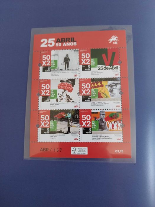 2° edição do Livro 25 Abril- 50 Anos de Democracia- selo ouro