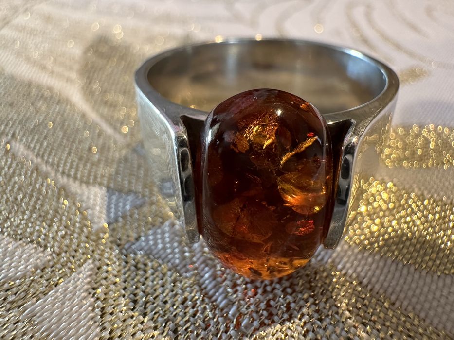 Nowy pierścionek duży rozmiar 30 srebro 925 bursztyn