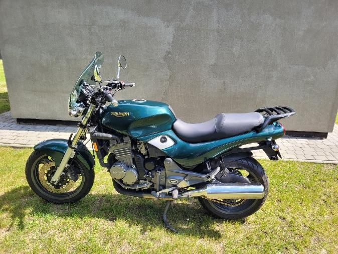 Triumph Sprint 900
