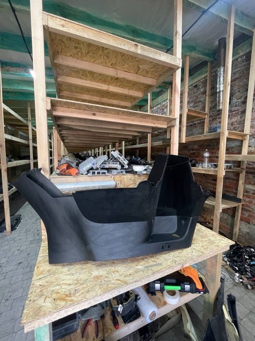 Обшивка багажника Tesla Y