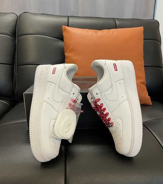 Nike Air Force 1 Low Supreme White R.40