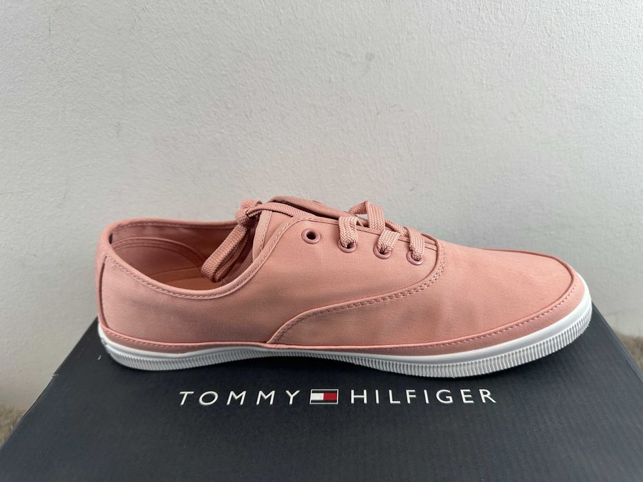 Buty damskie trampki tommy hilfiger essential kesha 40