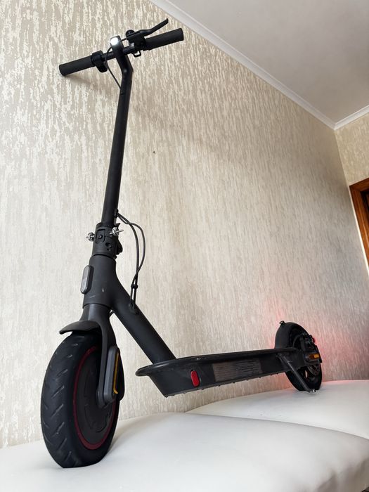 электросамокат Xiaomi Mi Electric Scooter M365
