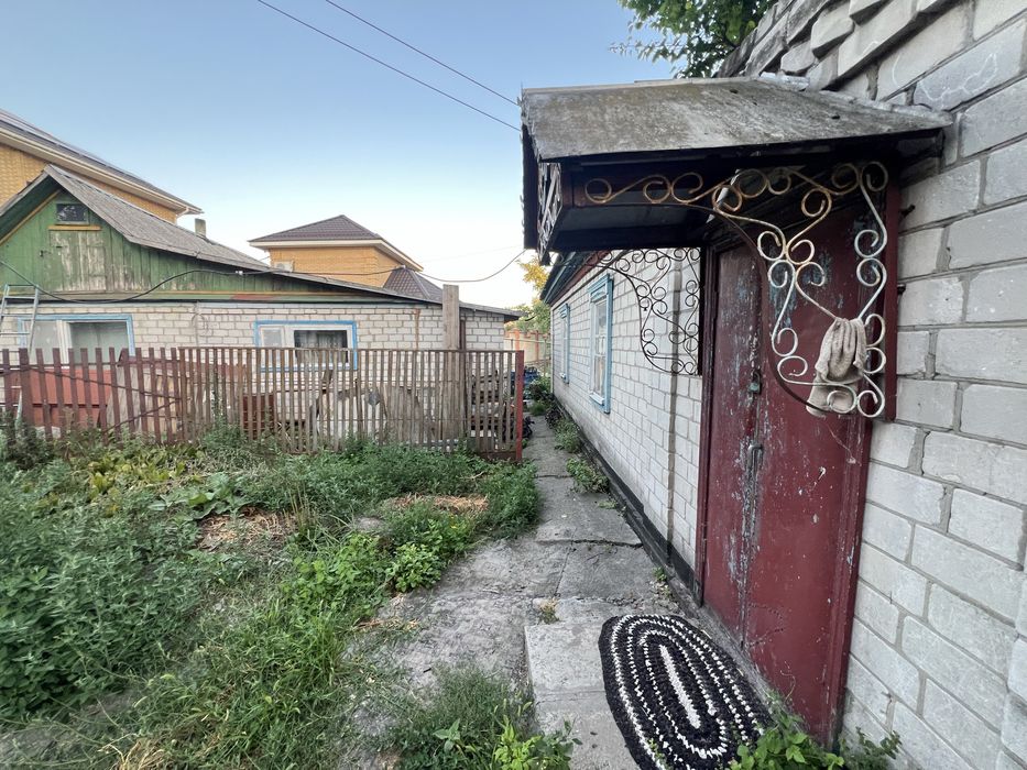 Пів будинку та ділянка провулок Рівненський