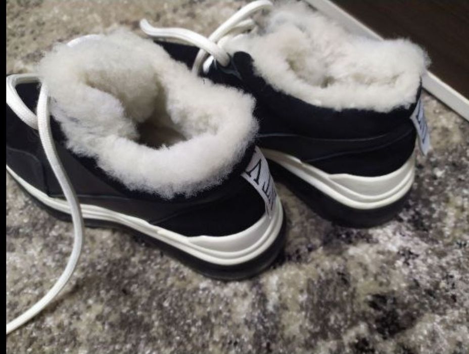 Кросівки жіночі зимові