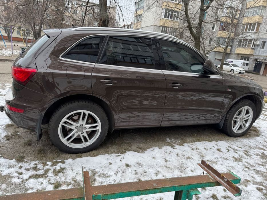 Продам Audi q5 2012