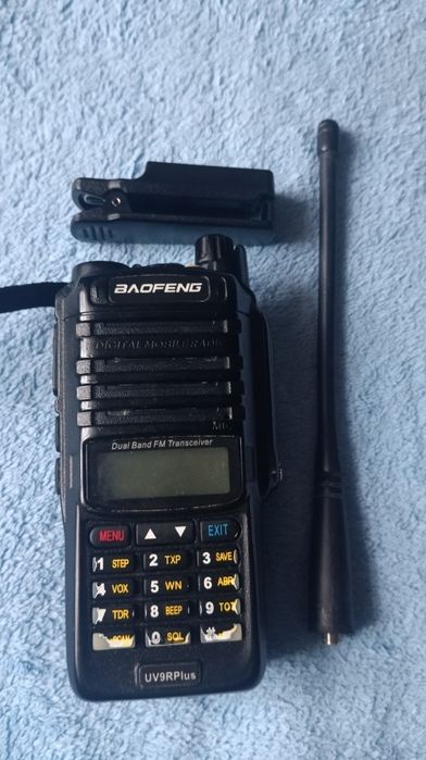 Продам две рации.