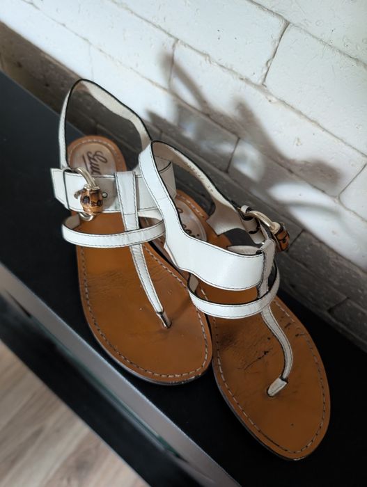 Оригінал! Жіночі шкіряні сандалі Gucci Gwen Leather Bamboo Buckle Sandals. 39 розмір