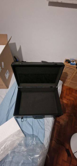 Mala aluminio  com chave