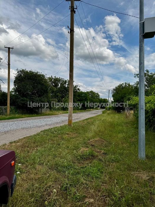 Продам цегляний газифікований будинок з великою ділянкою