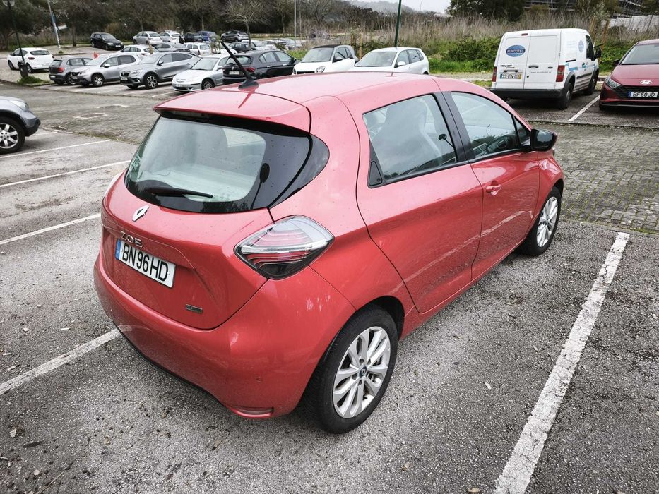 Aluguer Viatura elétrica Zoe 50 ZE TVDE área de Lisboa ( 24 horas)