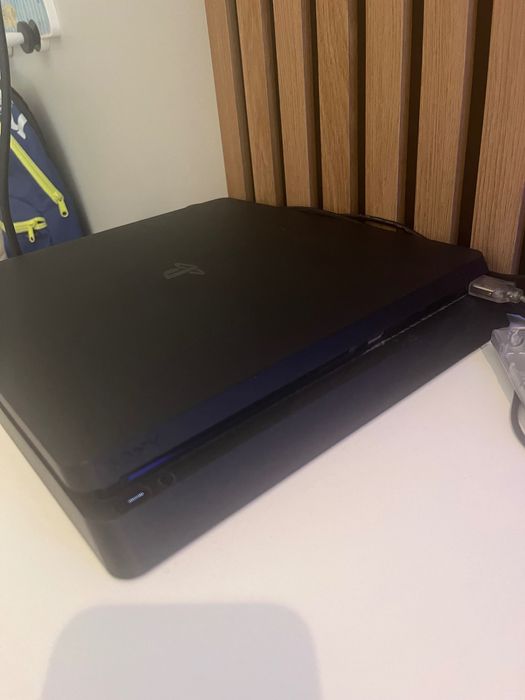 Consola PS4 Slim 1 TB