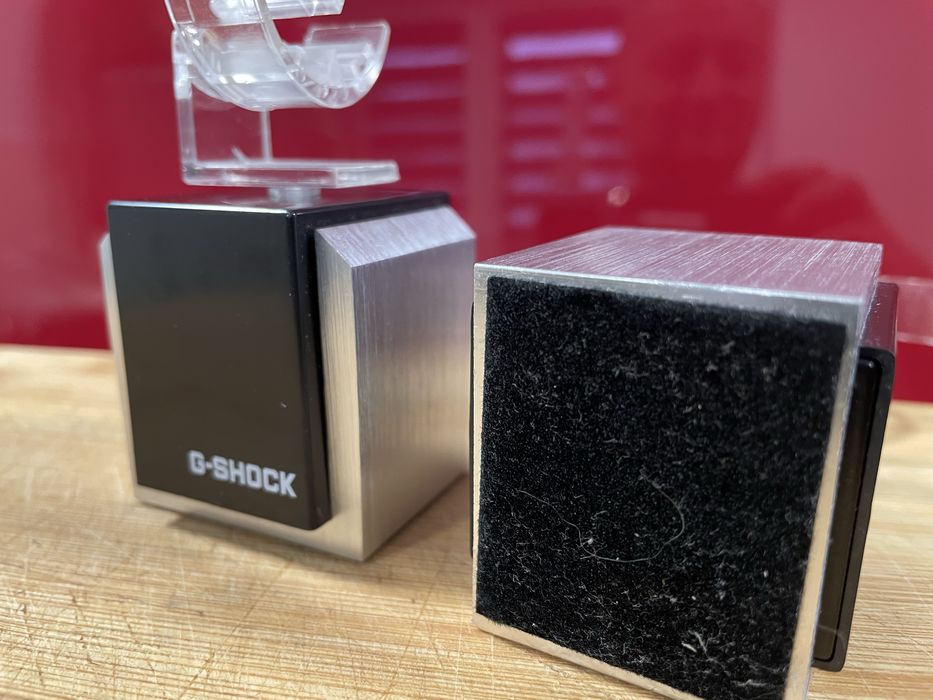 Casio G Shock sztojaczki na zegarki (2 sztuki) ekspozytor