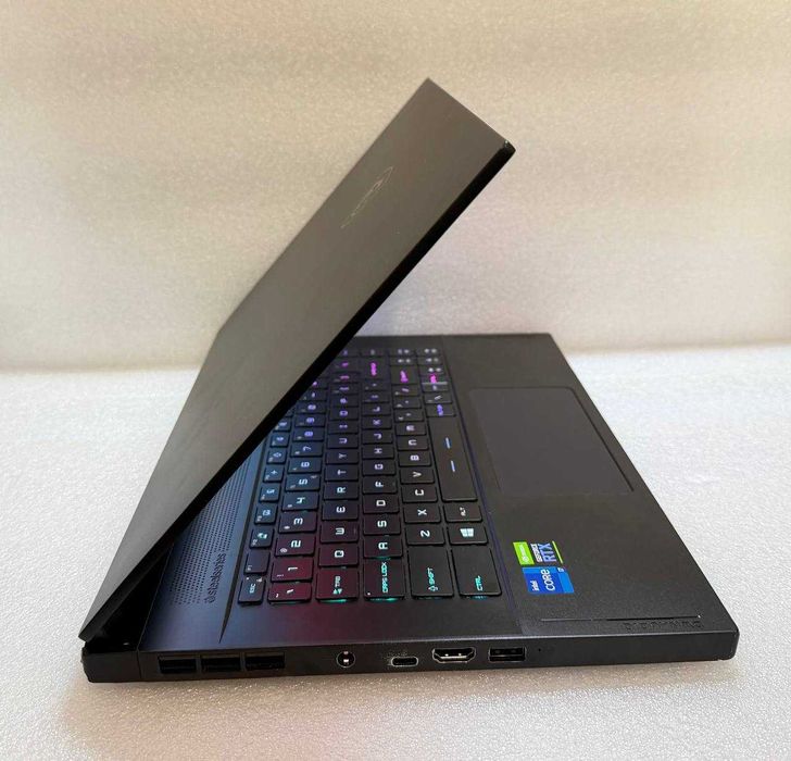 Ігровий ноутбук MSI Creator 15 A11UH/4K OLED/Intel Core i7-11800H/ NVIDIA GeForce RTX 3080 8GB/1TB/16GB