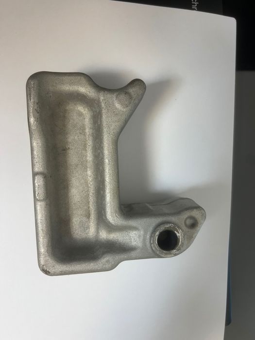 Кронштейн підсилювача переднього бампера для автомобіля Tesla Model Y.