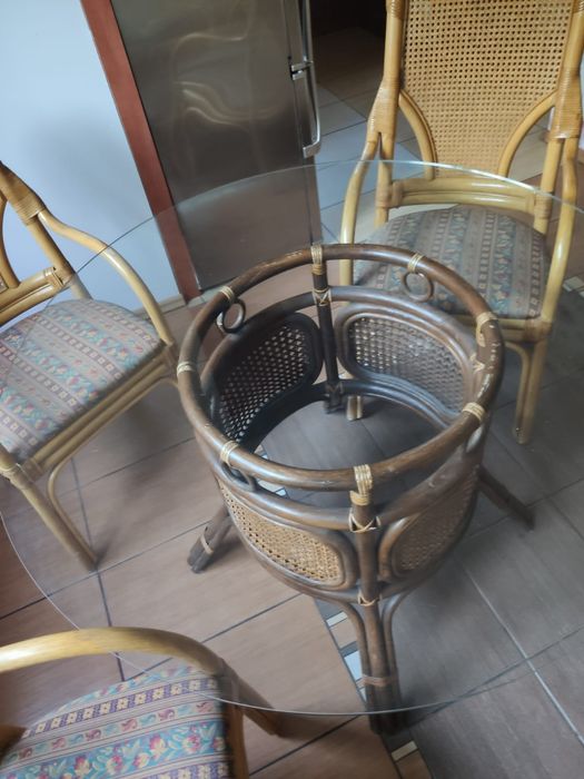 Meble ratanowe ,stół i 4 krzesła