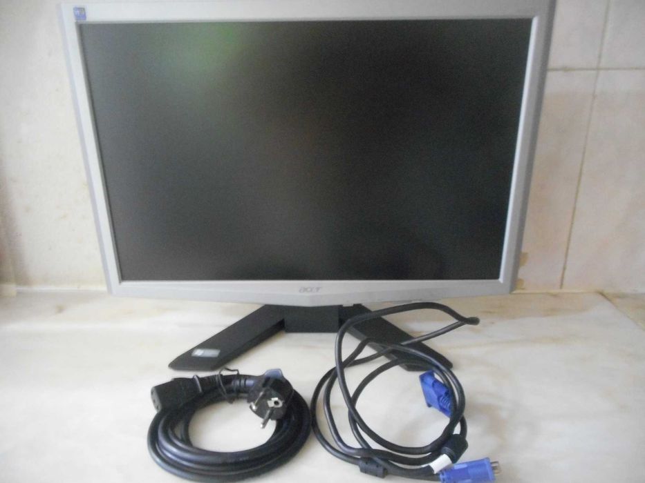 Computador para pecas,2 ecras,1 teclado