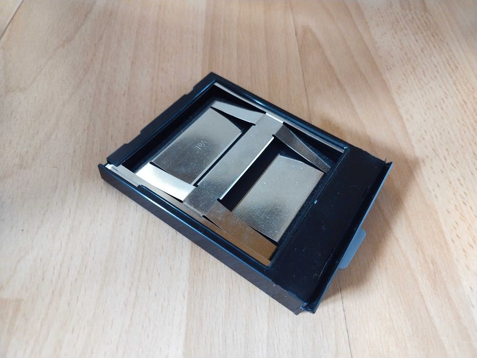 Polaroid 600 z dołączoną baterią