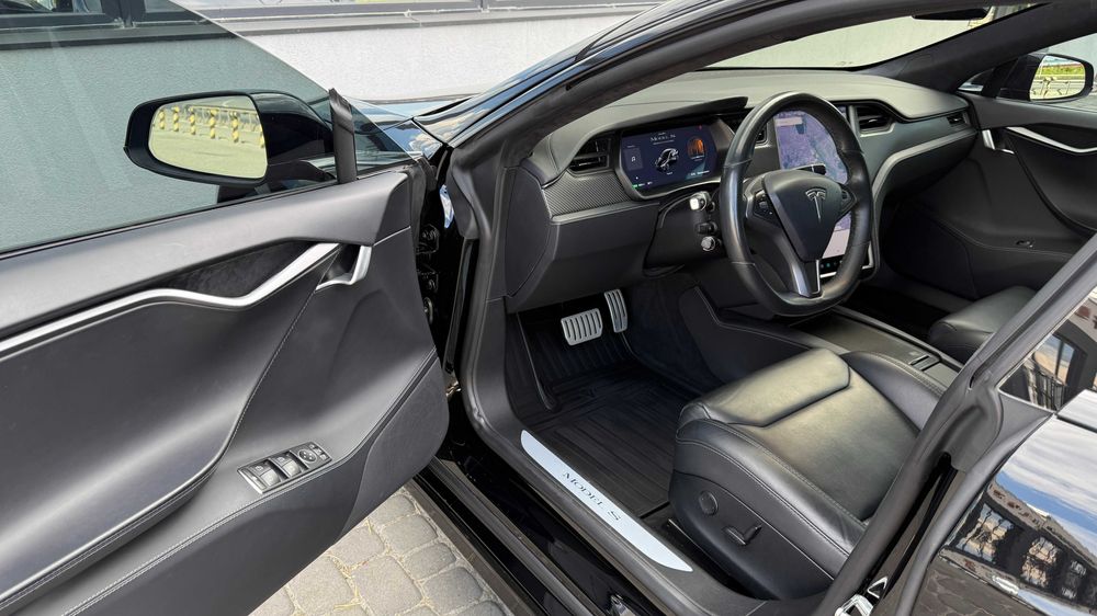 Tesla Model S 2019