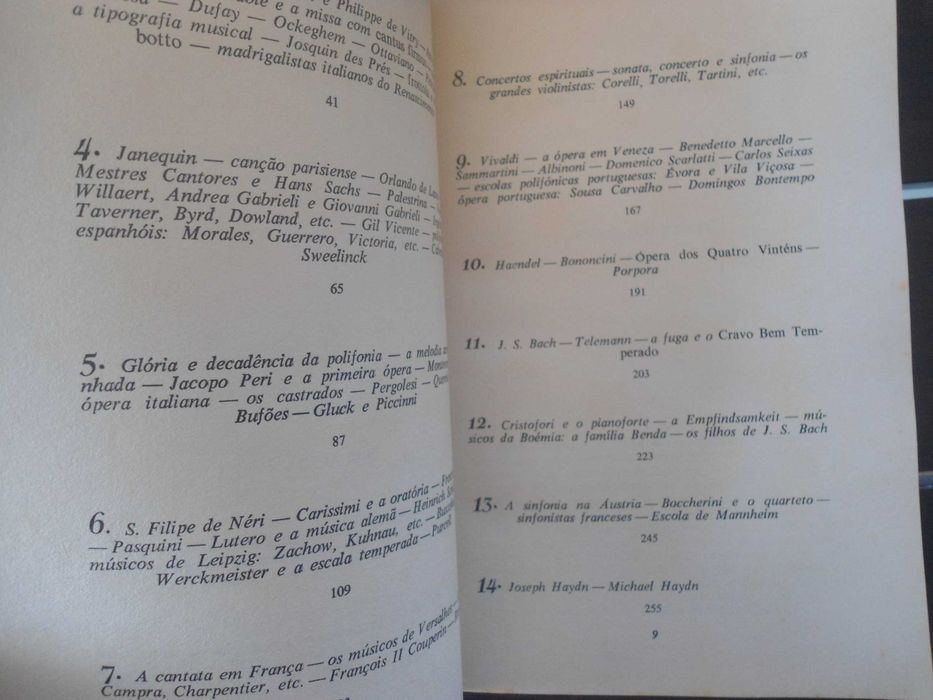 Música e Variações  I por António Vitorino d' Almeida