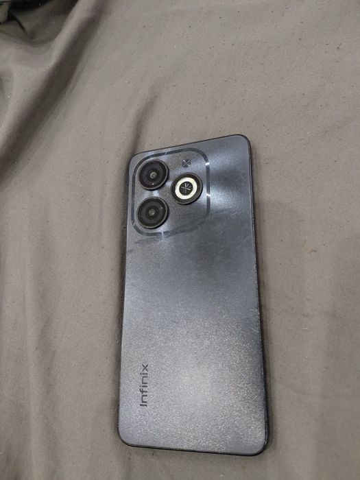 Продам телефон infinix розбитий на запчастини