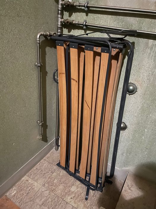 Cama dobrável em bom estado