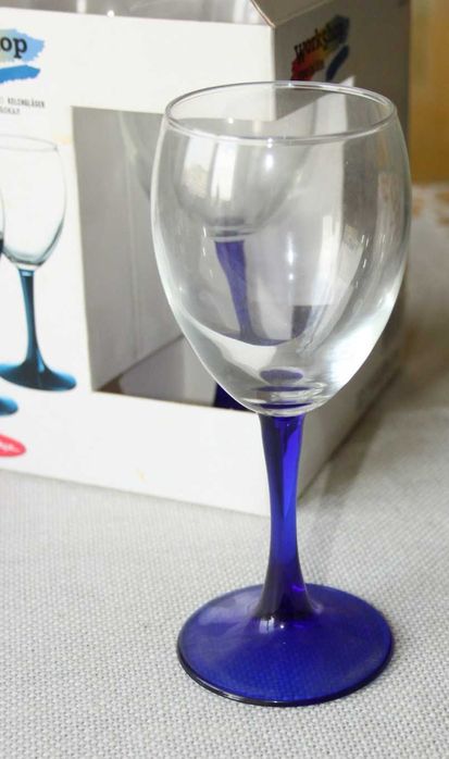 Бокалы для вина набор 4 шт новіе в упаковке