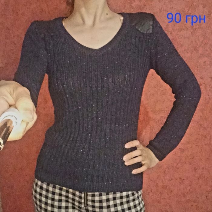 Кофти різні, осінні та літні.