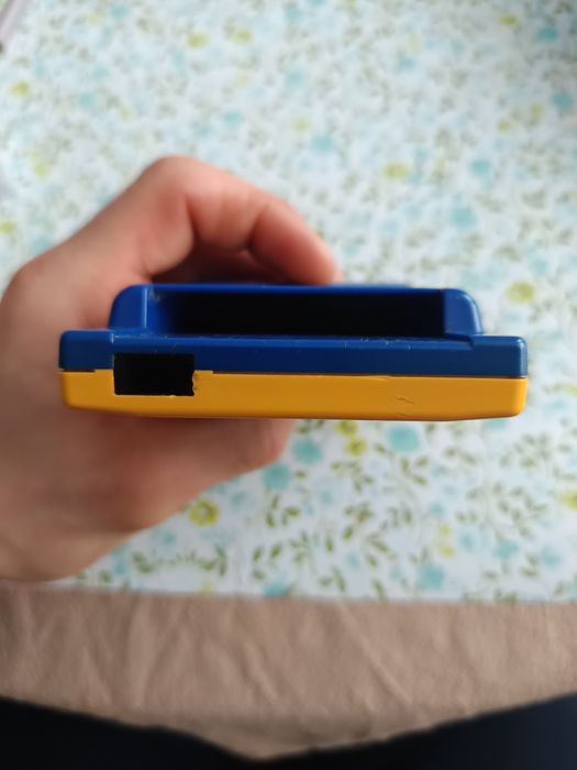 Gameboy color Pikachu edition