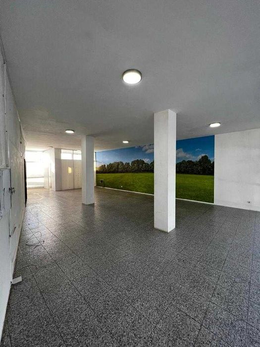 Armazém/Loja/Espaço Comercial em S. João da Madeira (161,7 m2)