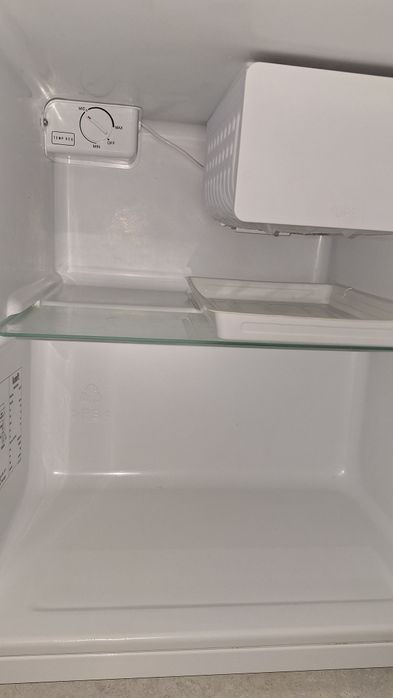 Mini-Frigorífico Kunft (45L) – Como Novo