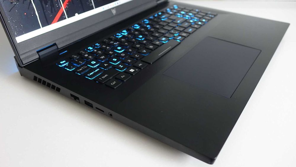 Acer Predator HELIOS 18 240Hz QHD+ i9-13900HX 16GB 1TB RTX 4080 12gb RGB