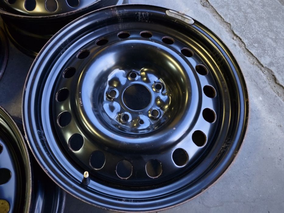 Диски залізні r17 5x114,3  6.5J et 50 dia 66.1 підходять на більшість корейських і японських авто.