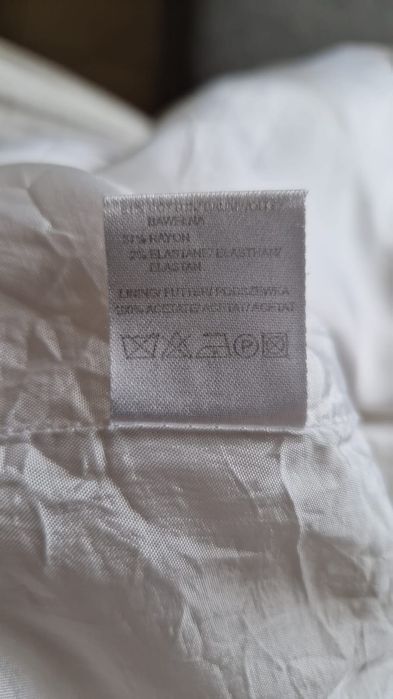 Biała sukienka Simple 42