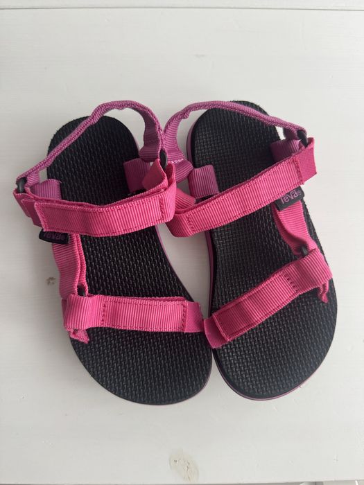 Сандалі Teva. Босоніжки Teva. Босоніжки на дівчинку Teva