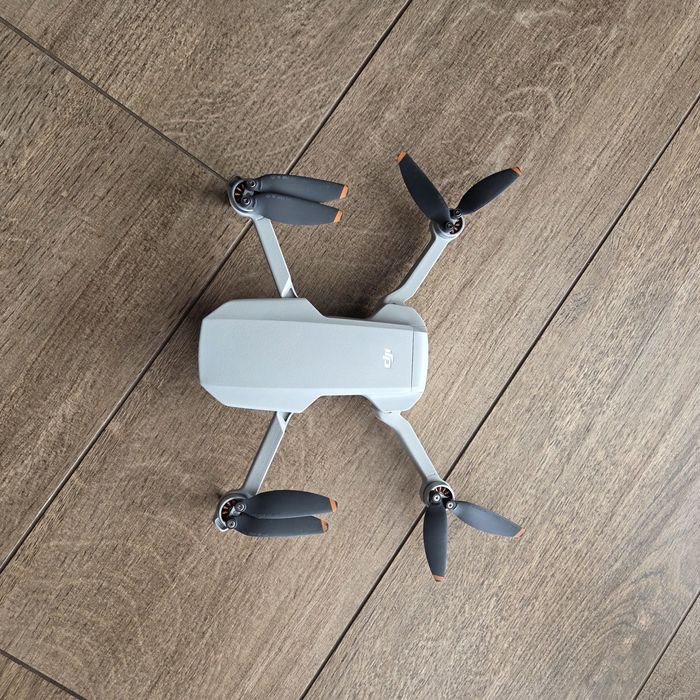 Dron DJI MINI 2 se Combo
