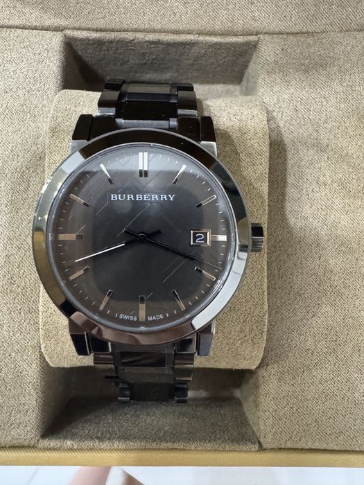 Оригінальний годинник Burberry