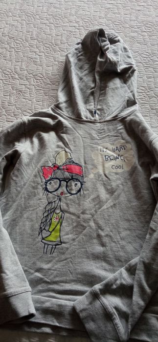 Camisola com capucho tamanho 10 anos/2€
