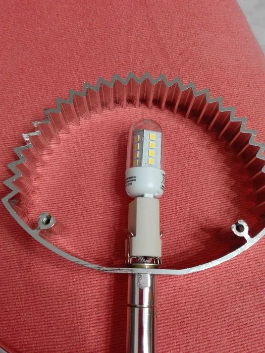 2 Candeeiros de Mesa- Cromados, Articulados, Únicos - 2 por 20€